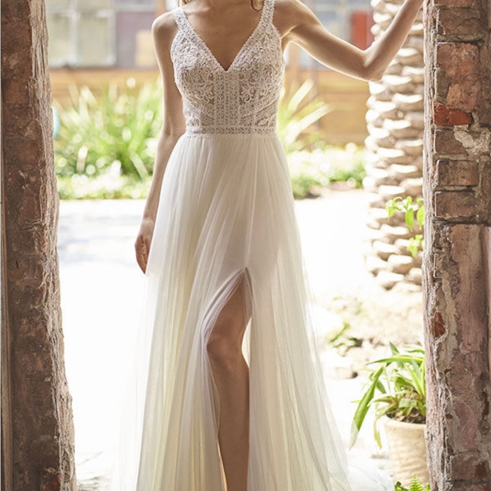 Lace & Tulle Wedding Dress